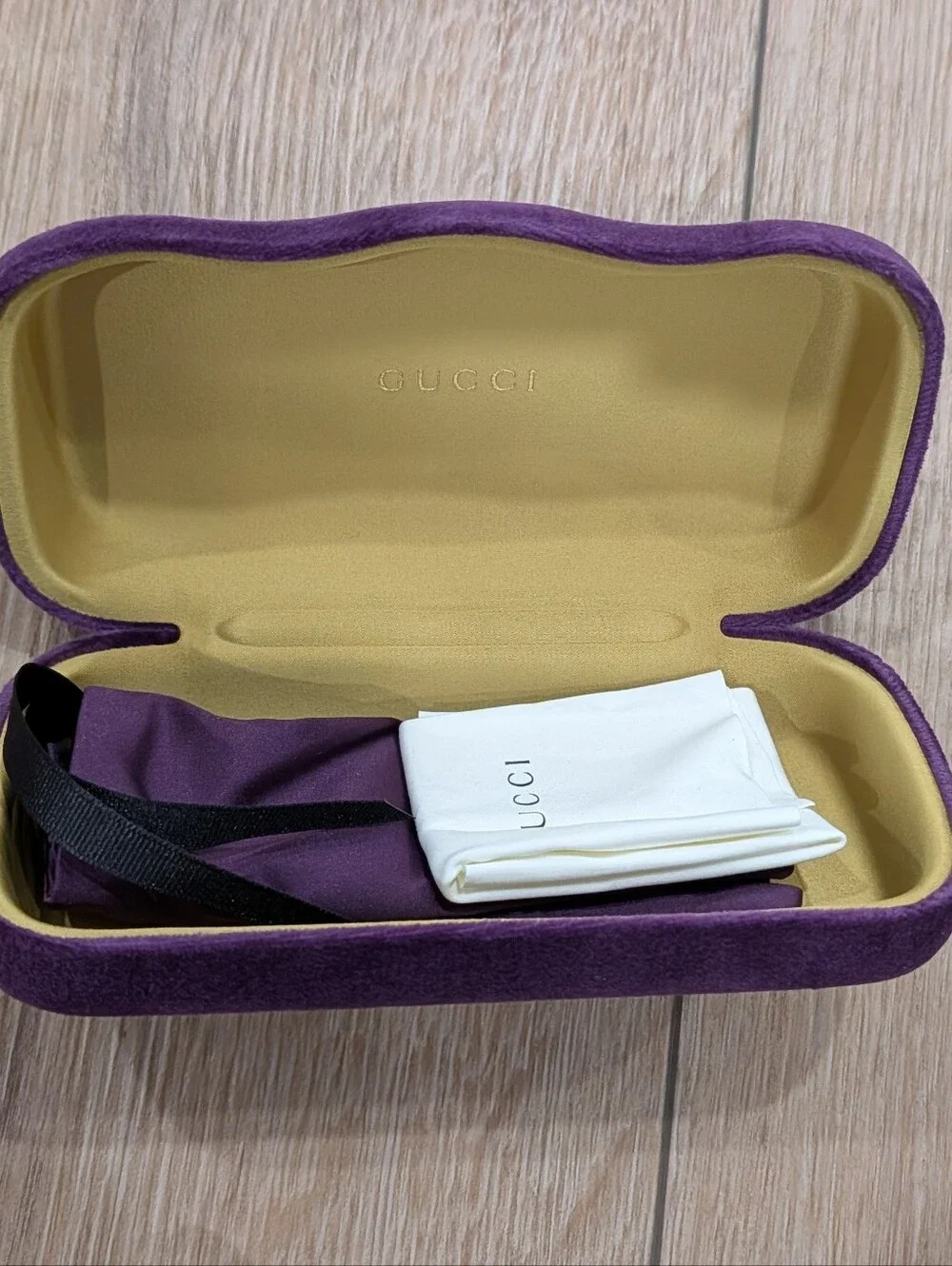 Gucci $550 mens